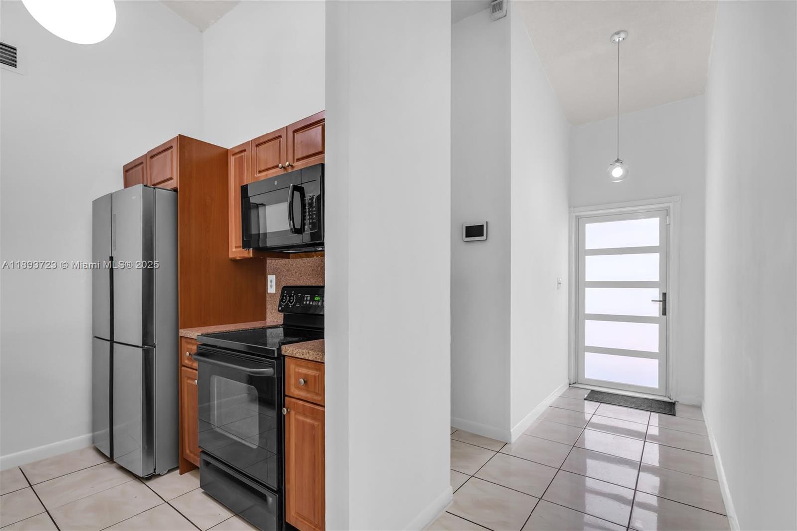 COUNTRY LAKE MANORS TOWNH - Residential Lease