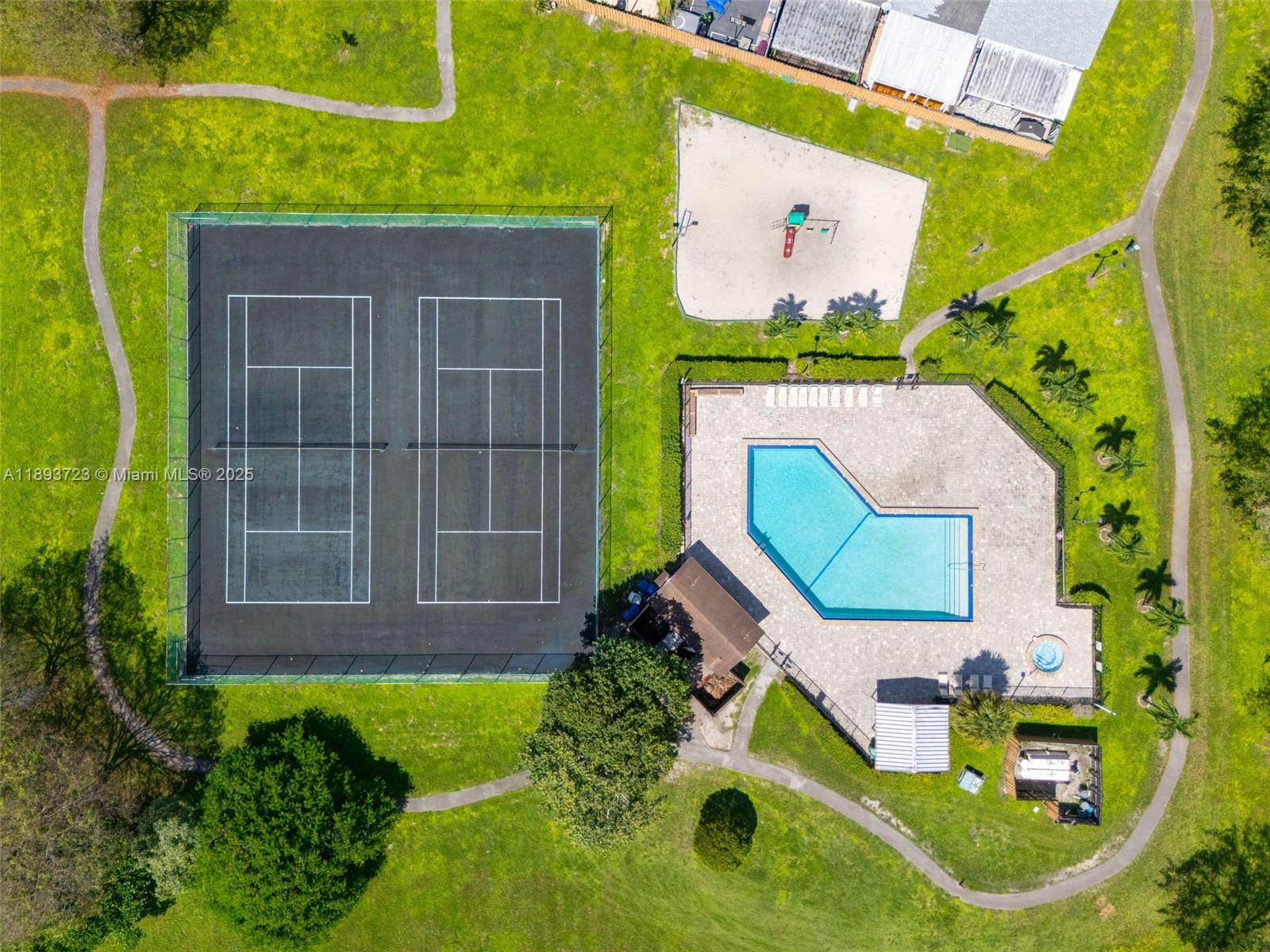 COUNTRY LAKE MANORS TOWNH - Residential Lease