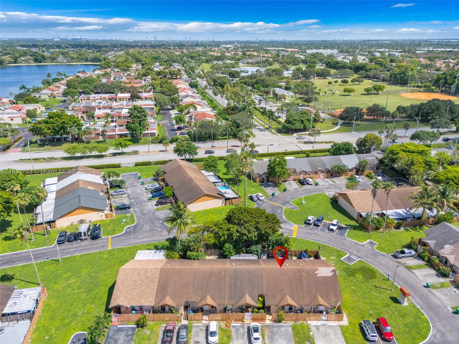 COUNTRY LAKE MANORS TOWNH - Residential Lease