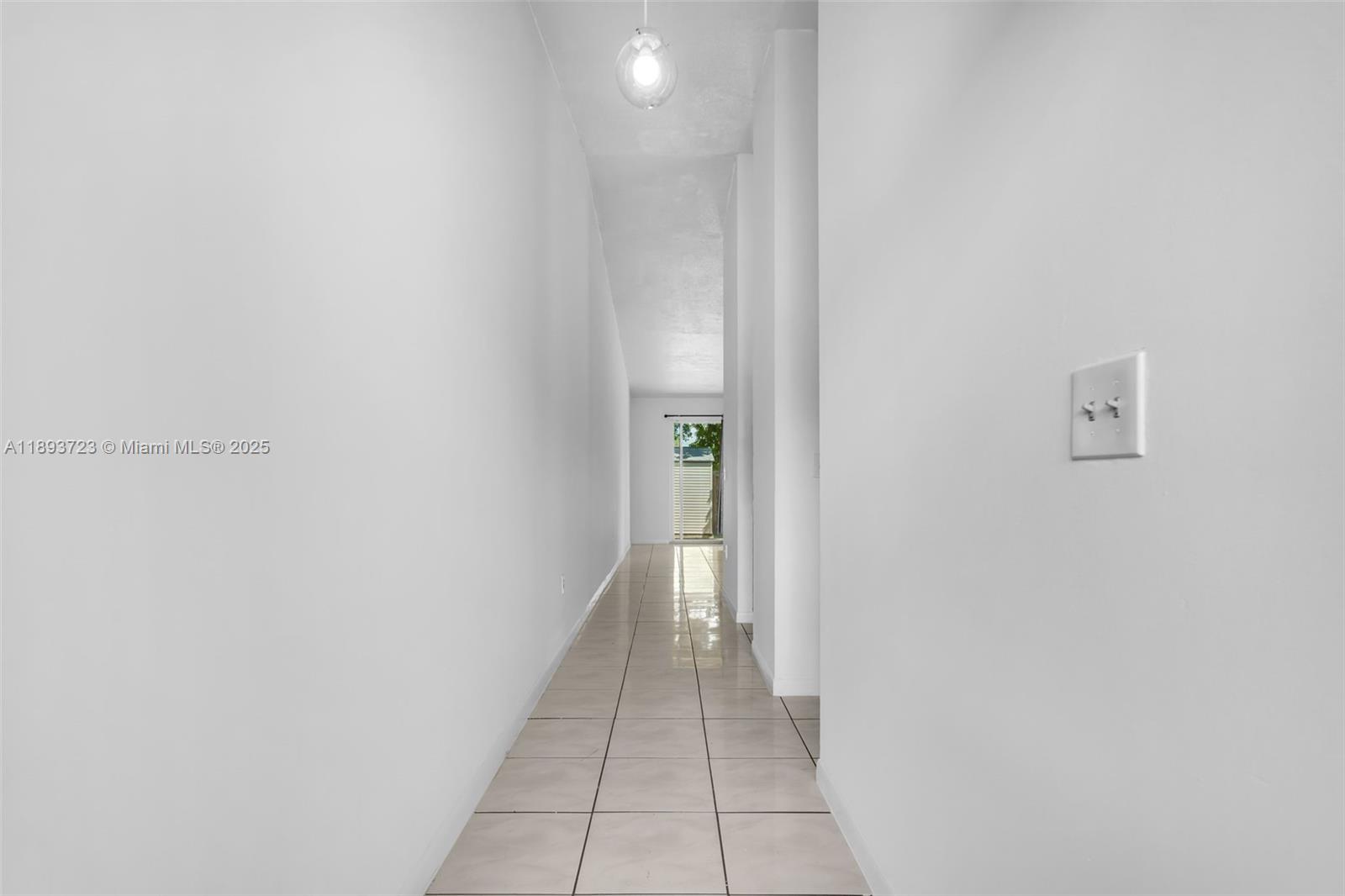 COUNTRY LAKE MANORS TOWNH - Residential Lease