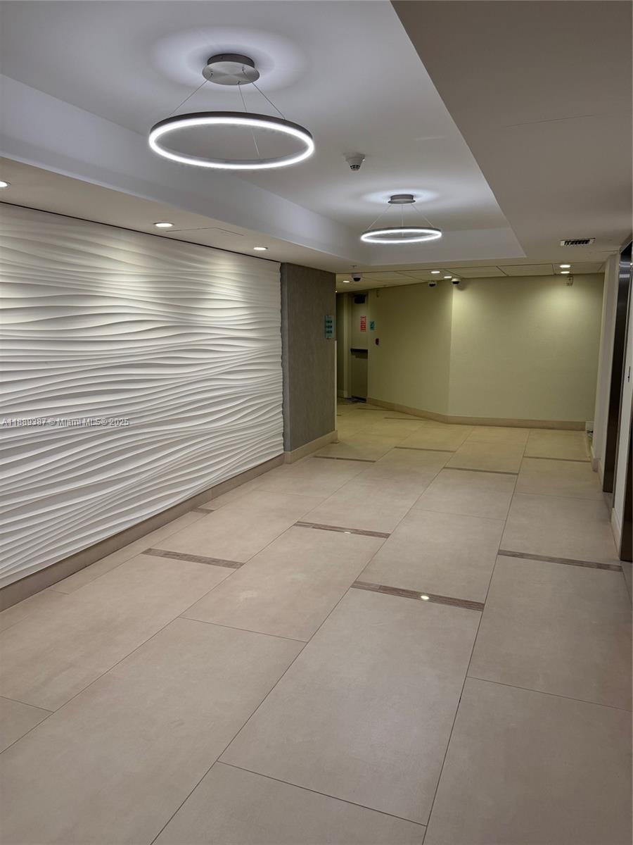 RESIDENCES ON HOLLYWOOD B - Residential