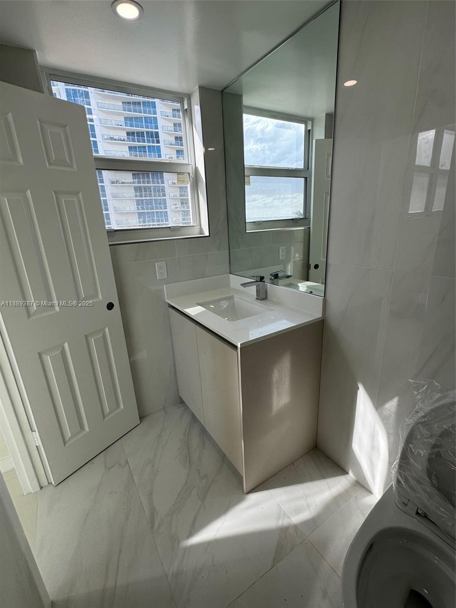 3001 S Ocean Dr 511