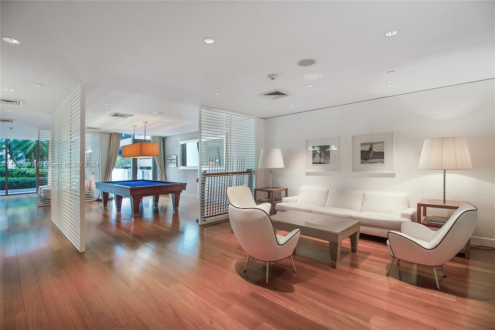 GROVENOR HOUSE CONDO - Residential