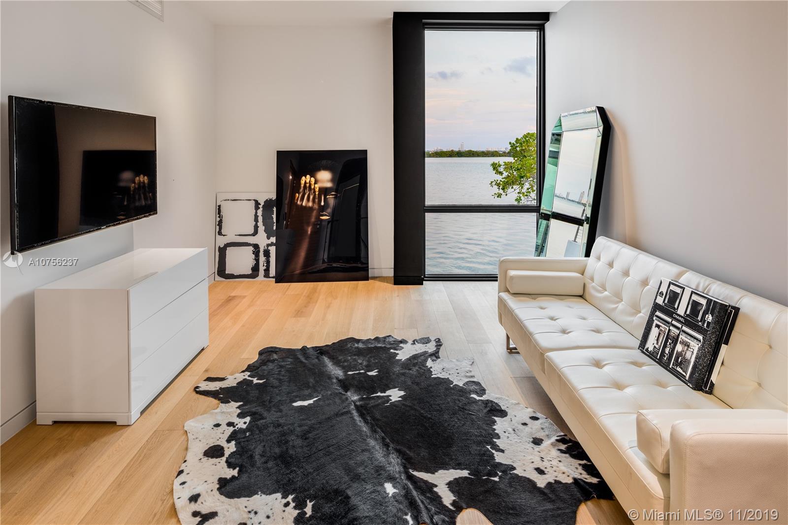 BELLE MEADE ISLAND - Residential