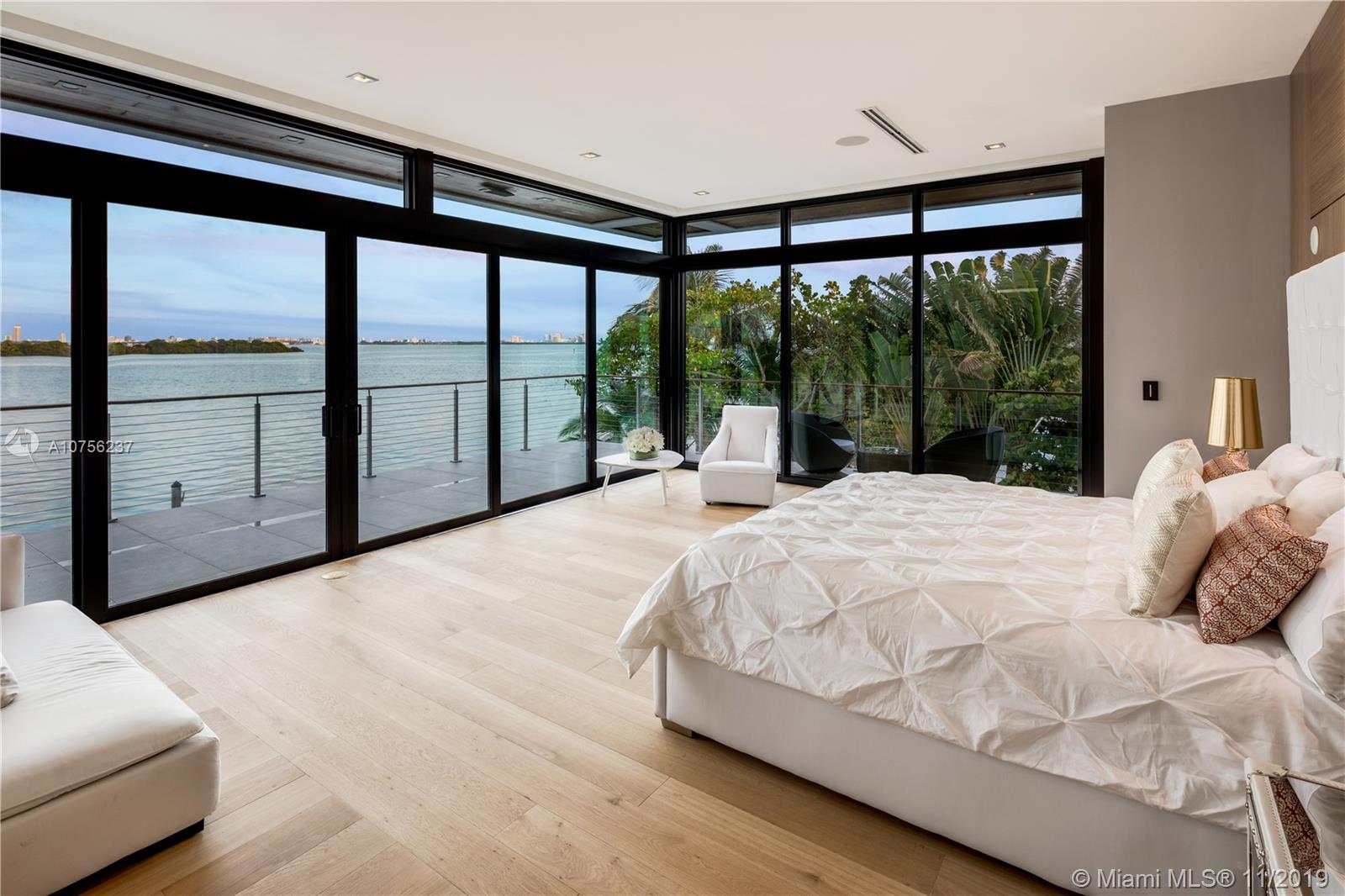 BELLE MEADE ISLAND - Residential