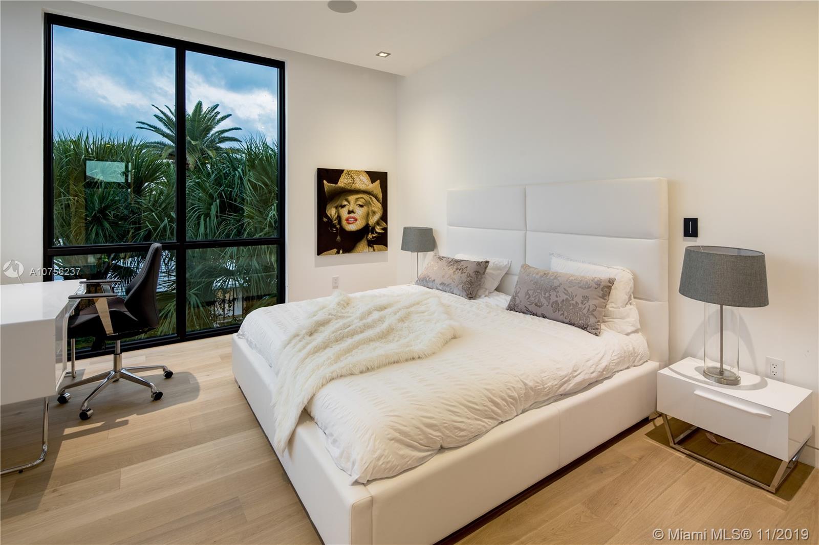 BELLE MEADE ISLAND - Residential