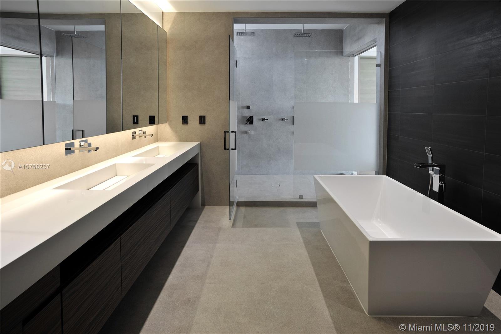 BELLE MEADE ISLAND - Residential