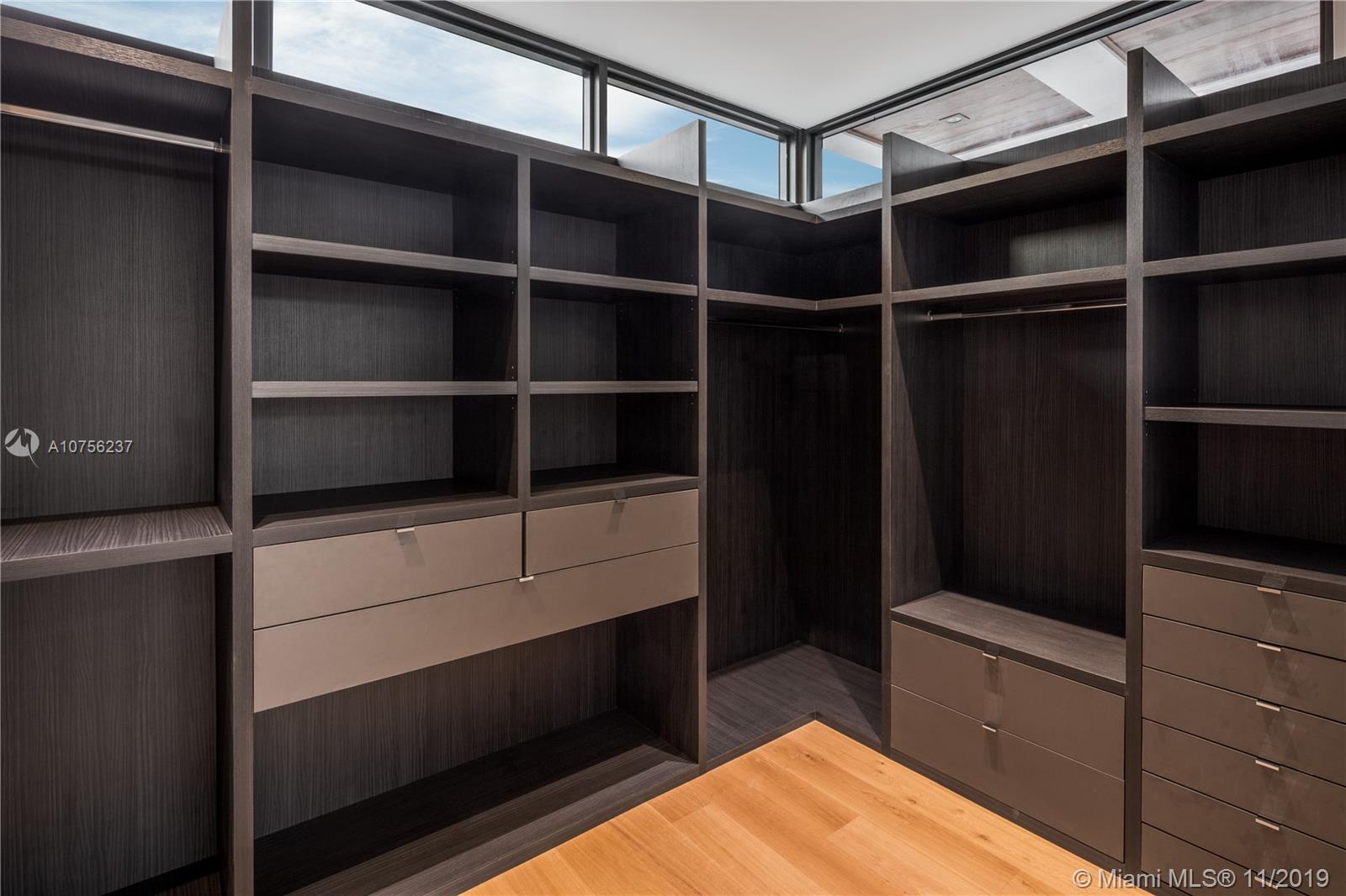 BELLE MEADE ISLAND - Residential