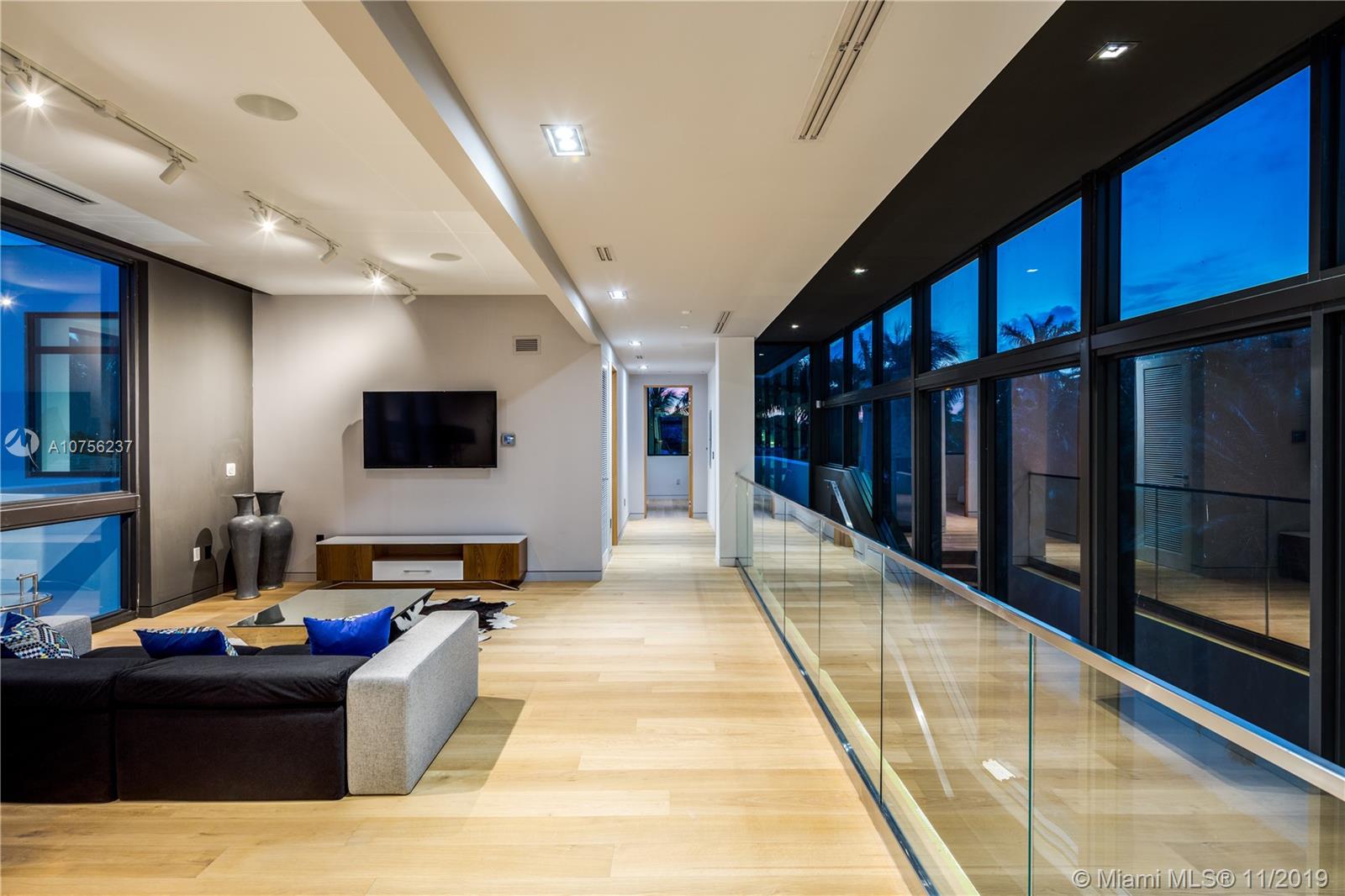 BELLE MEADE ISLAND - Residential