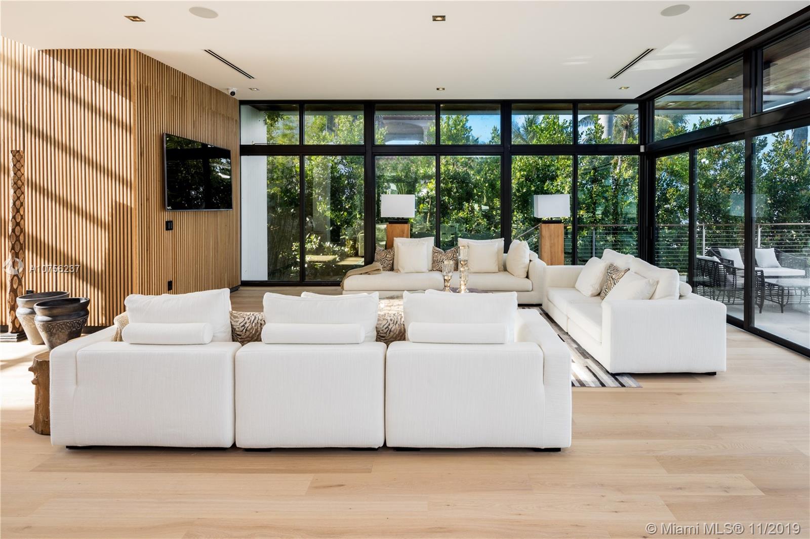 BELLE MEADE ISLAND - Residential