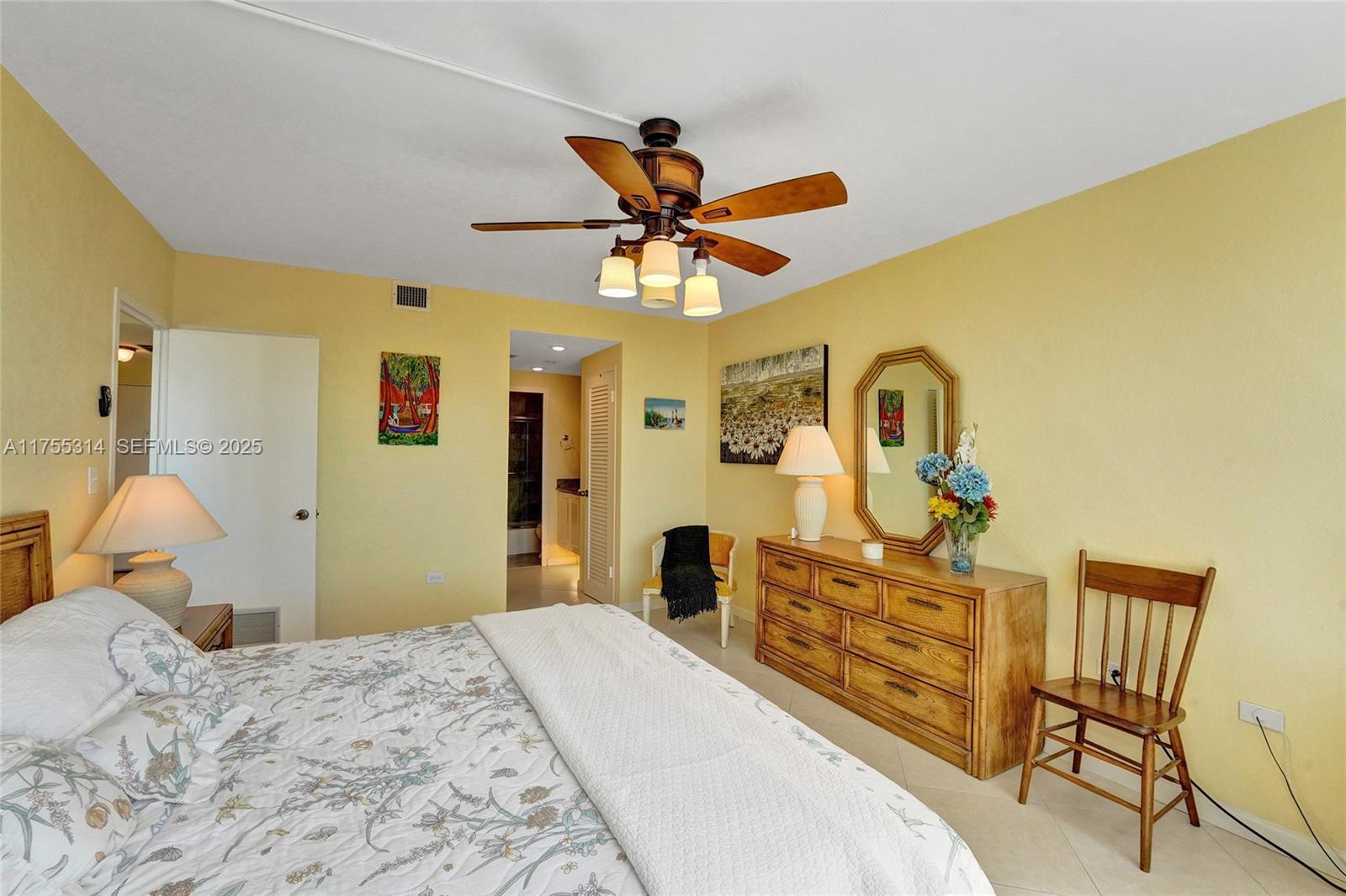 HOLLYWOOD TOWERS CONDO - Residential