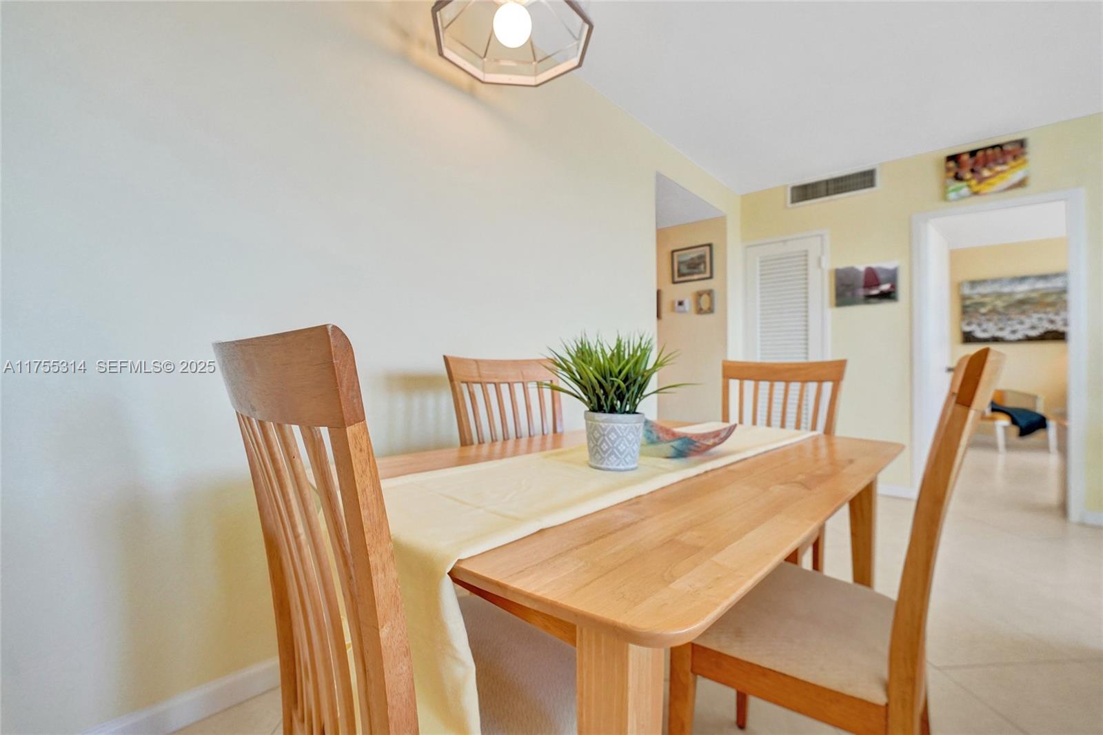 HOLLYWOOD TOWERS CONDO - Residential