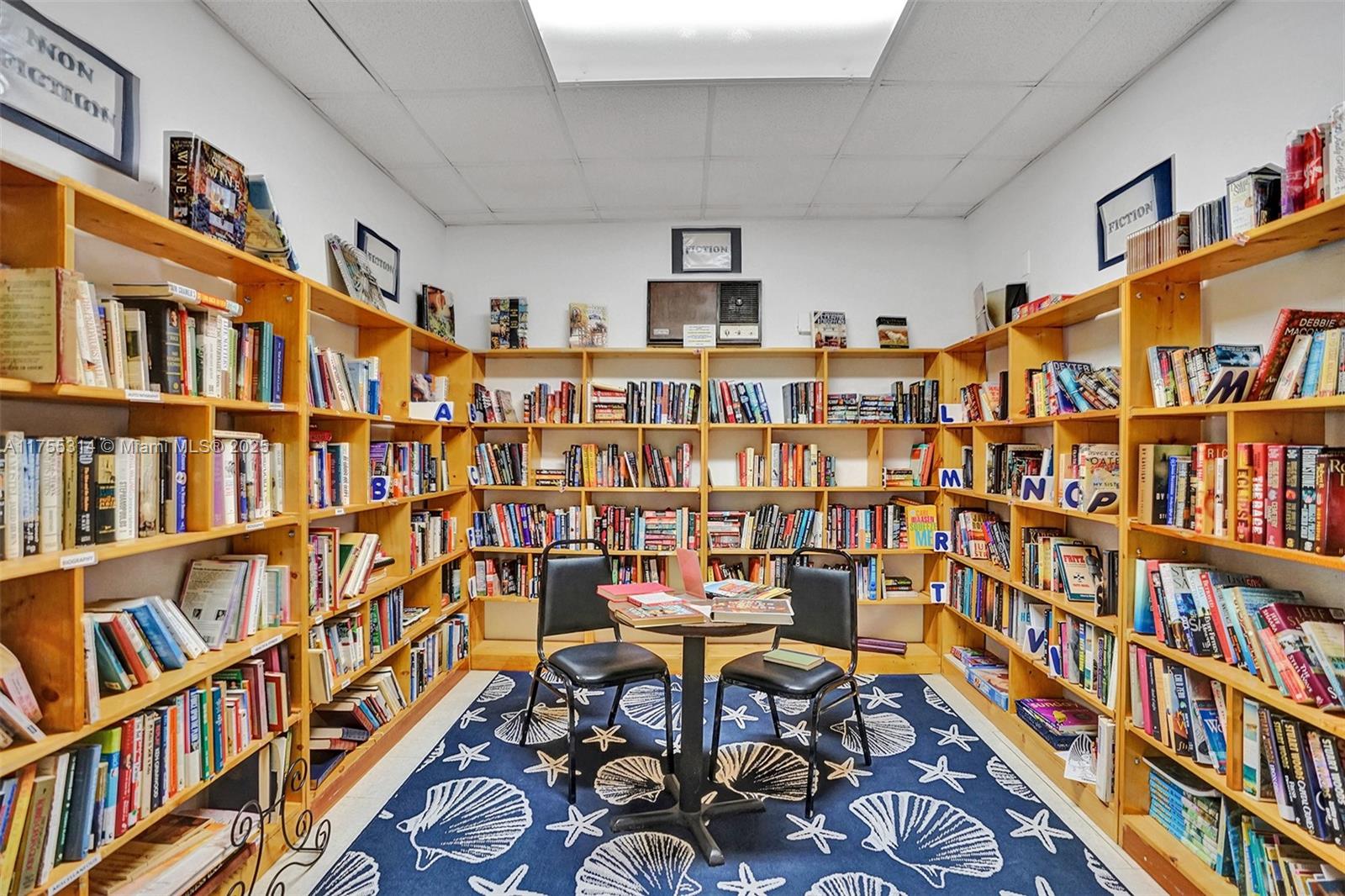 HOLLYWOOD TOWERS CONDO - Residential