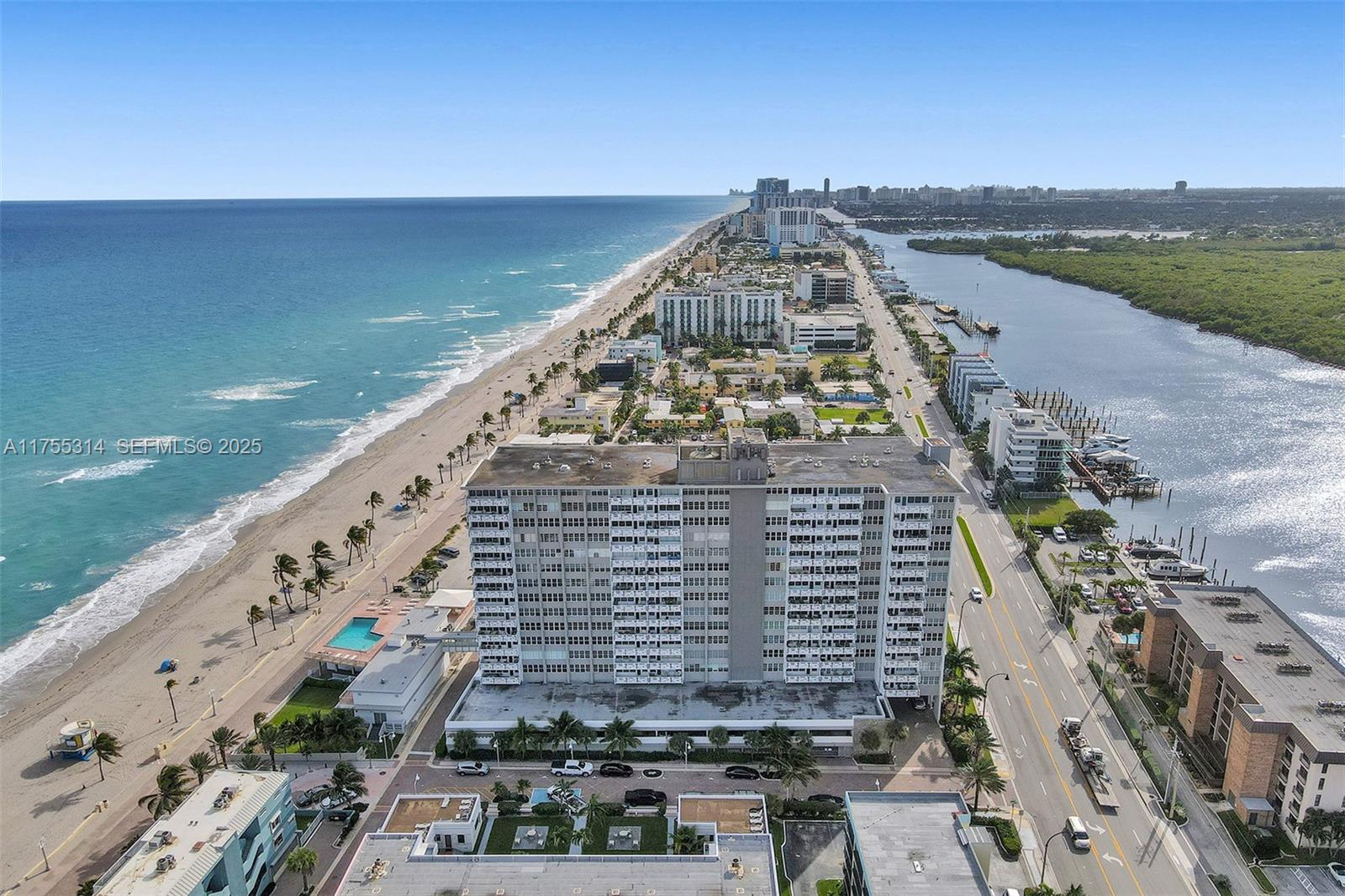 HOLLYWOOD TOWERS CONDO - Residential