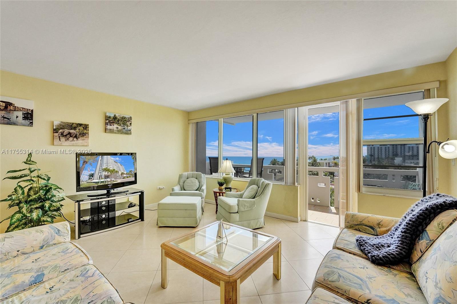 3111 N Ocean Dr 508, Hollywood, Broward County, Florida - 1 Bedrooms  
2 Bathrooms - 