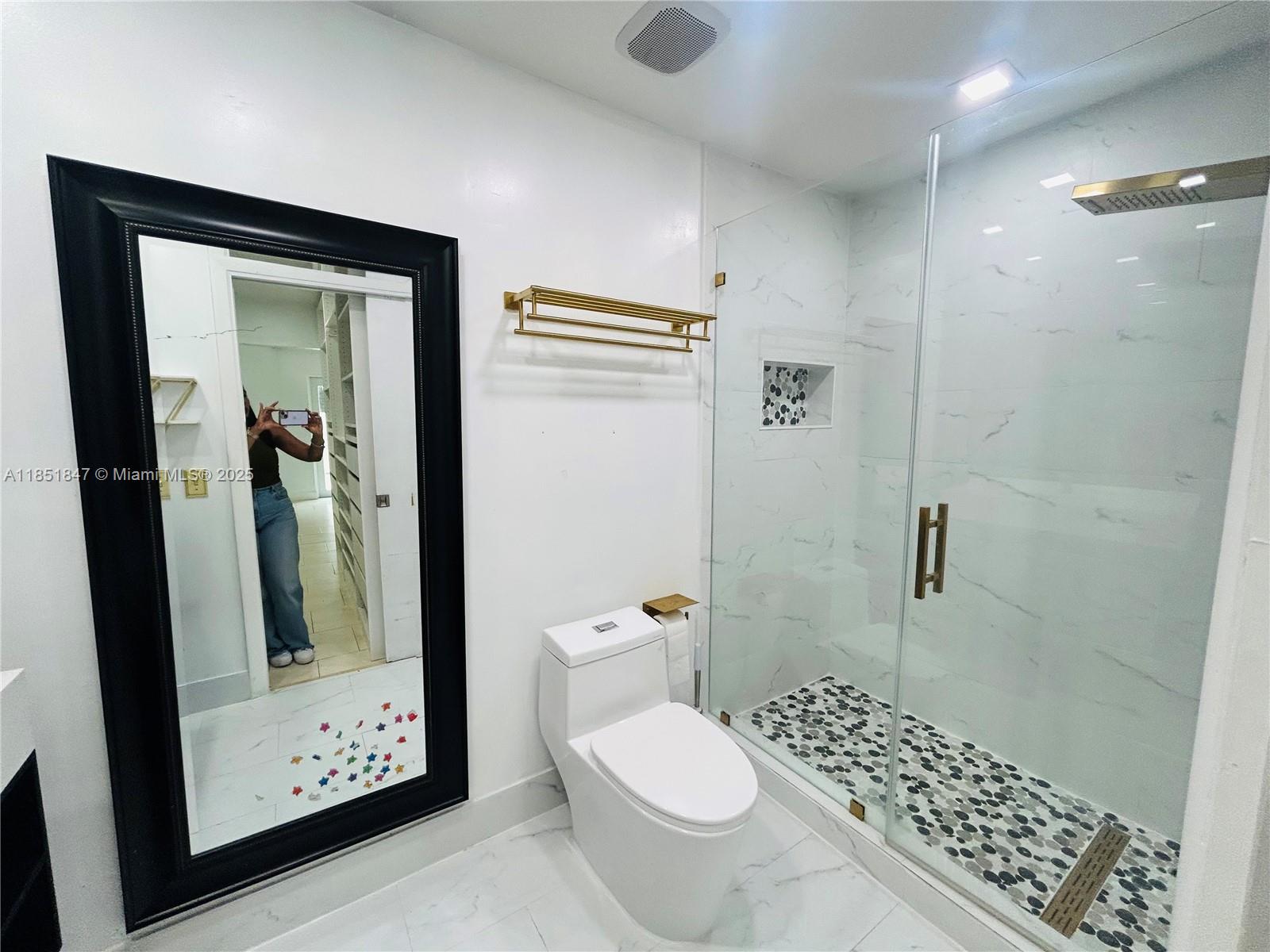 VILLAS OF DEERWOOD REPLAT - Residential Lease