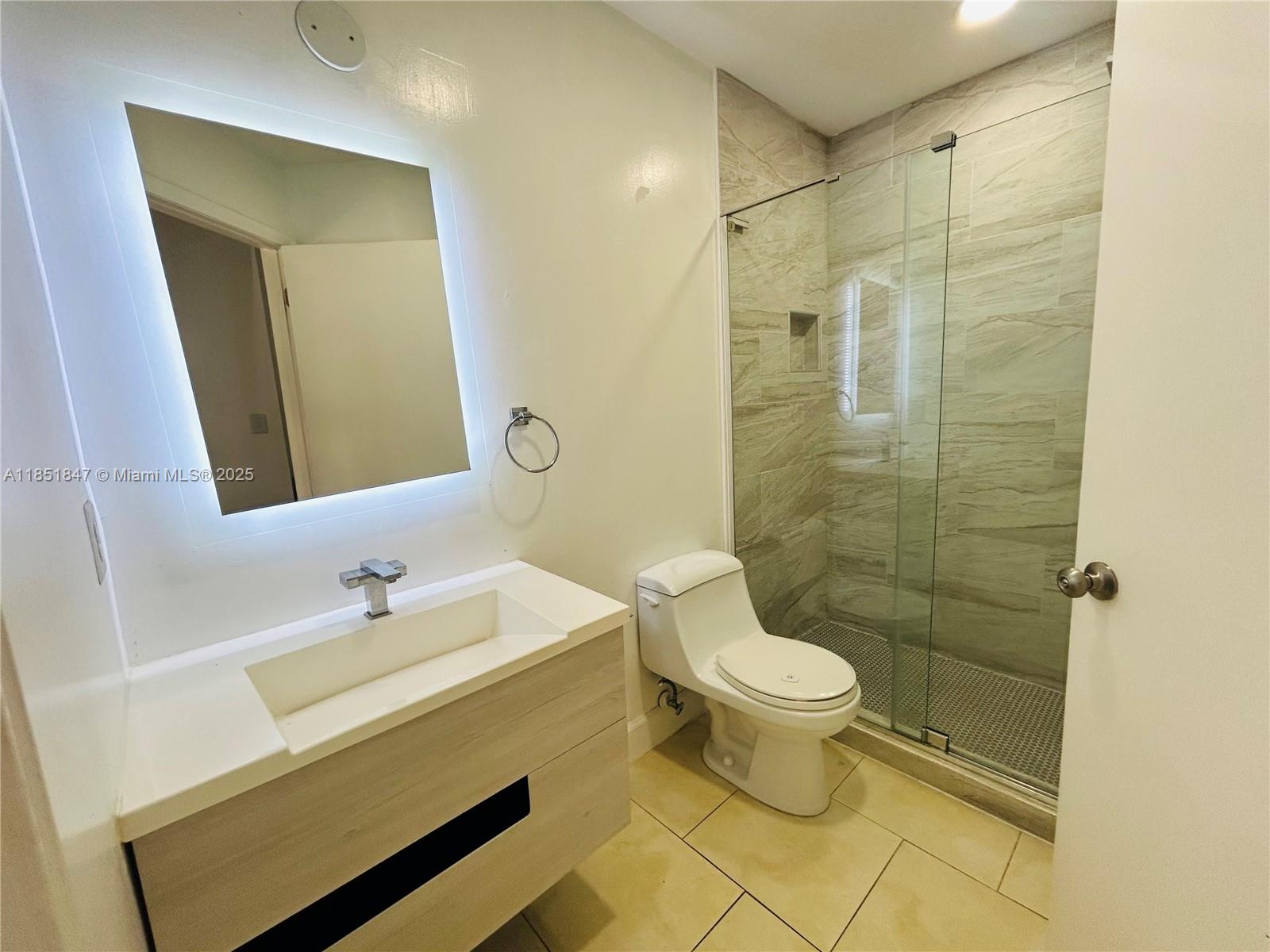 VILLAS OF DEERWOOD REPLAT - Residential Lease