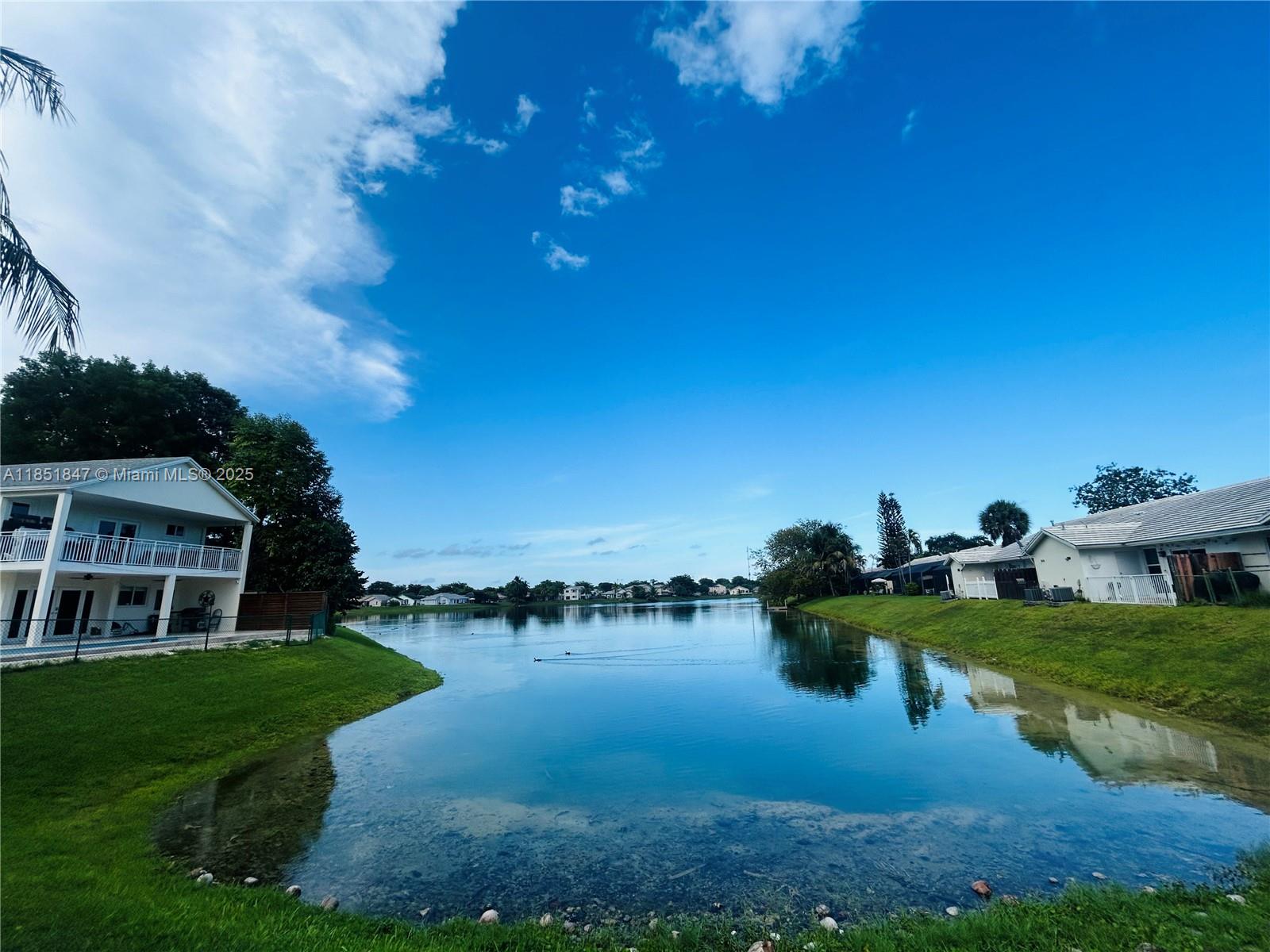 VILLAS OF DEERWOOD REPLAT - Residential Lease