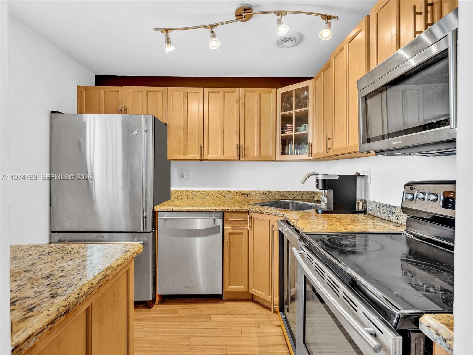 ALTON STAR CONDO - Residential