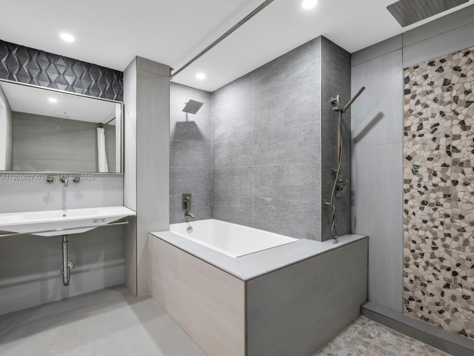 NEW WAVE CONDO - Residential Lease