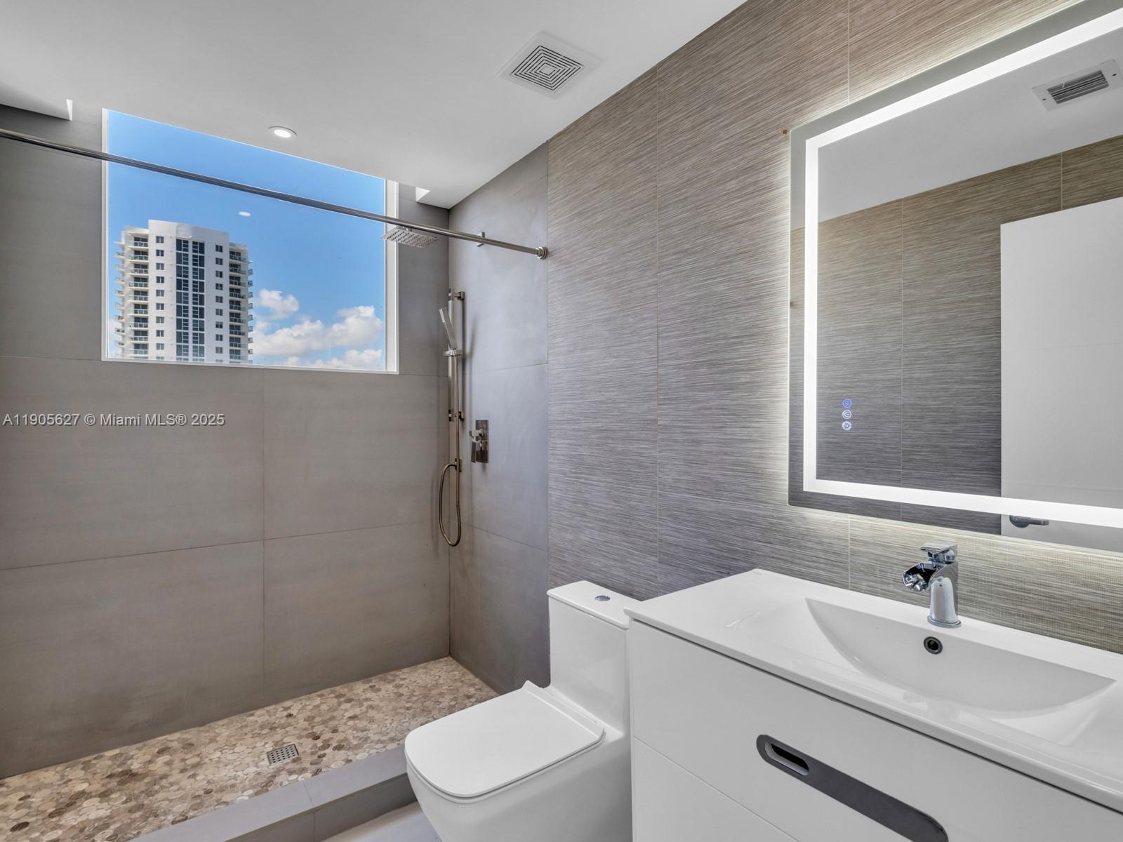 NEW WAVE CONDO - Residential Lease