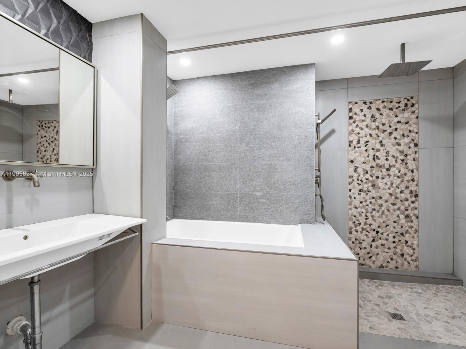 NEW WAVE CONDO - Residential Lease