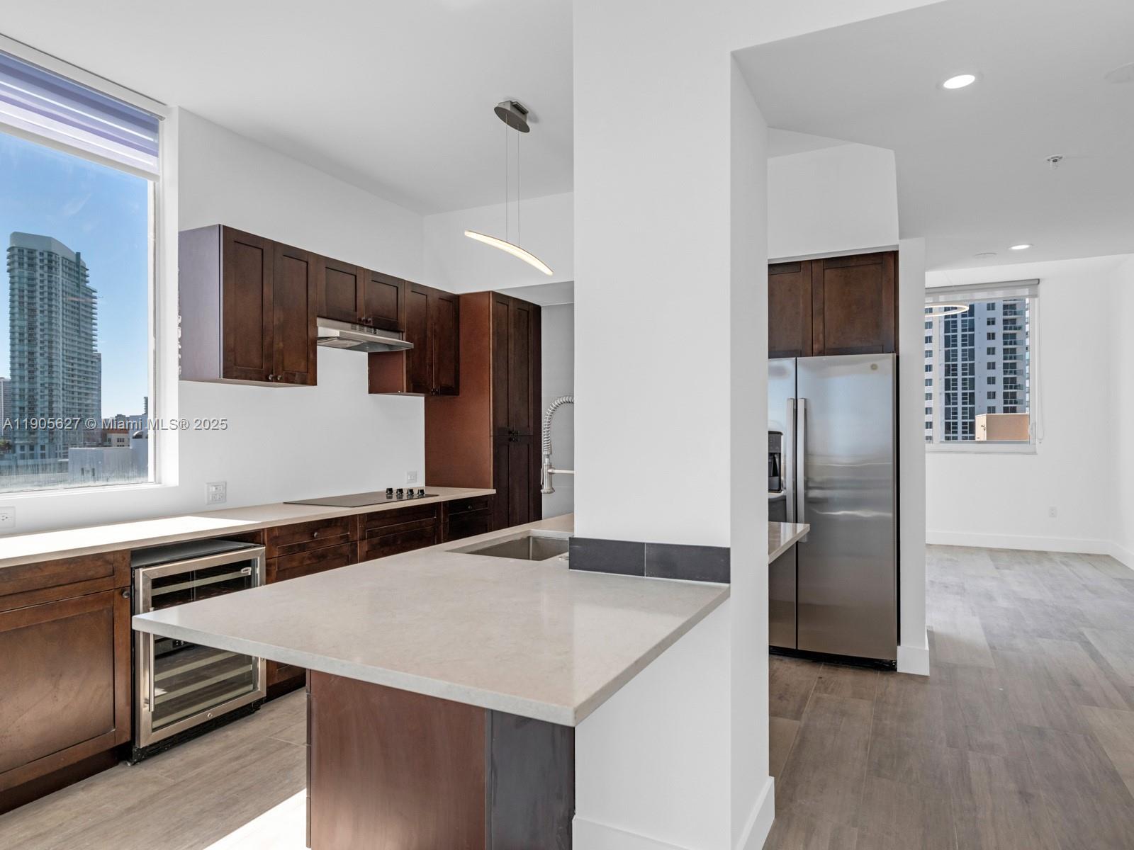 NEW WAVE CONDO - Residential Lease