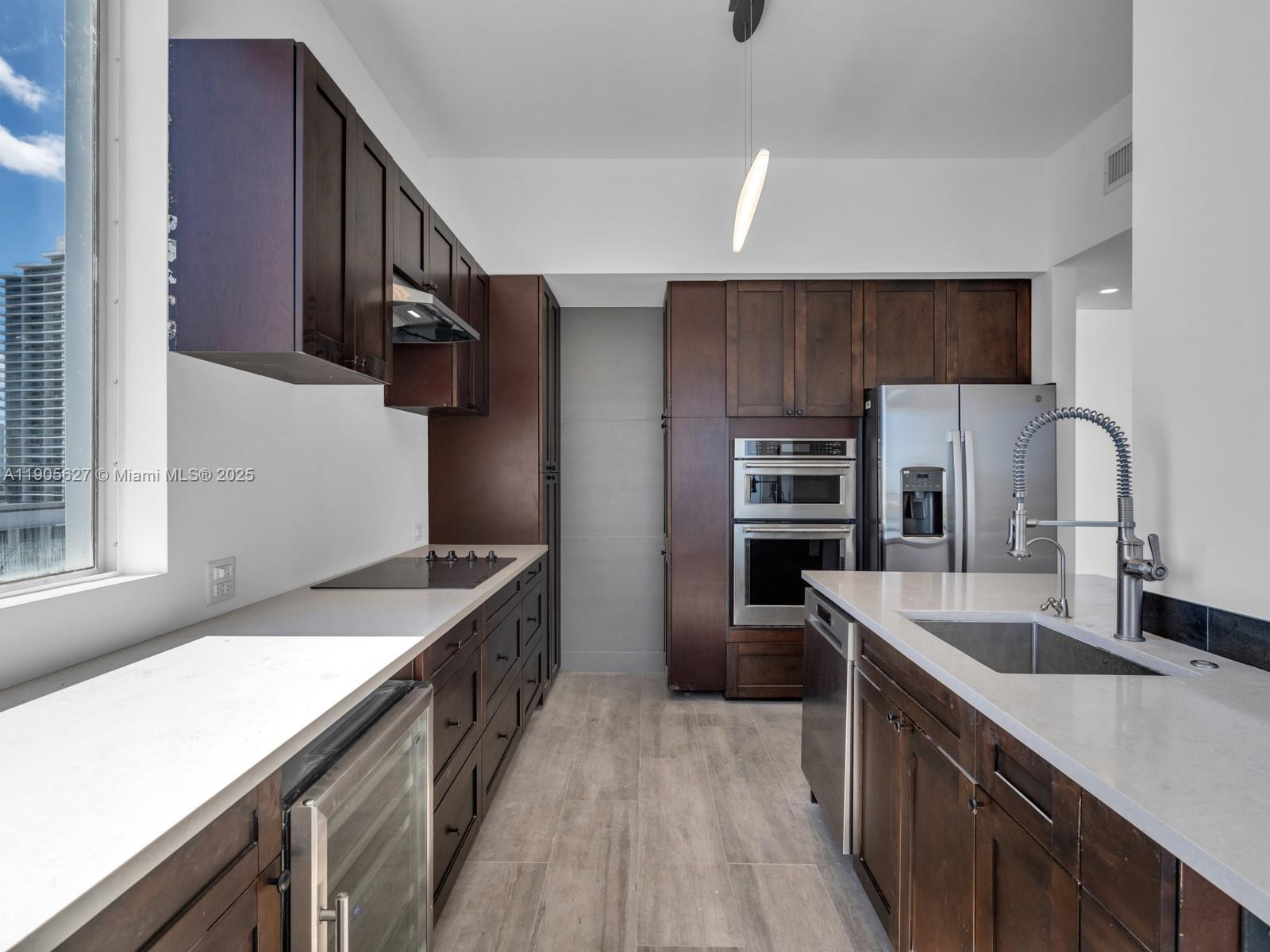 NEW WAVE CONDO - Residential Lease