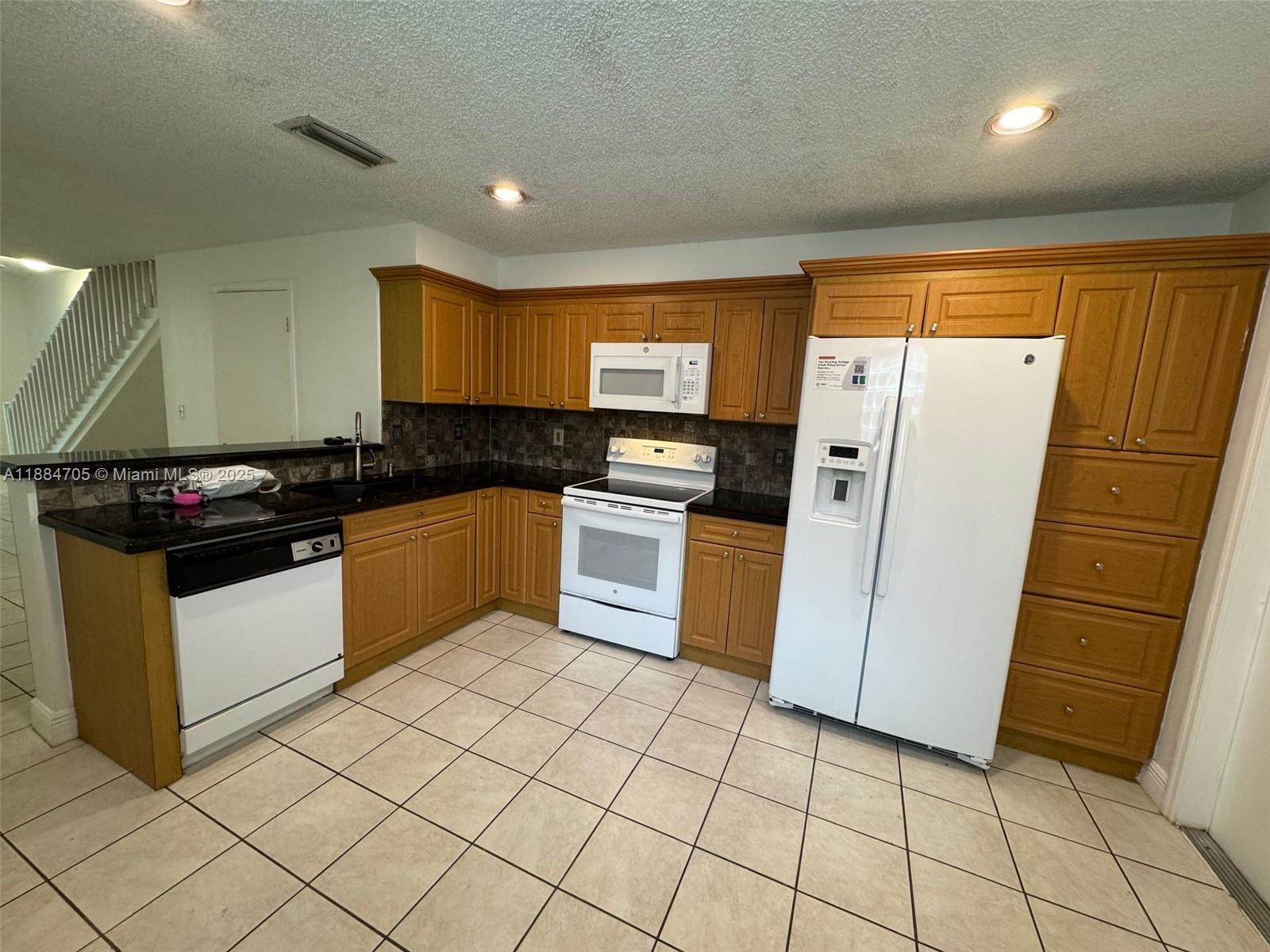 SECTORS 3 & 4 BOUNDARY PL - Residential Lease