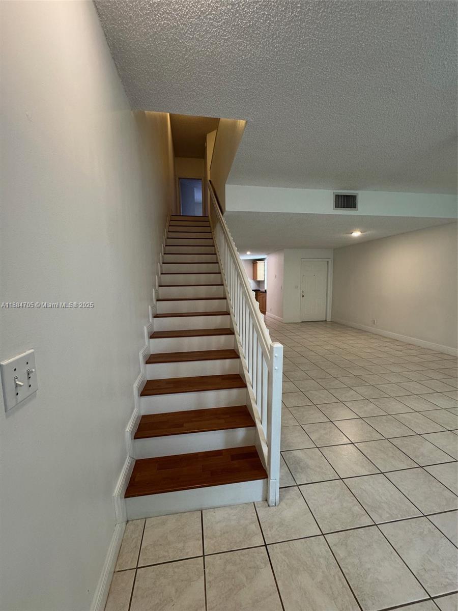 SECTORS 3 & 4 BOUNDARY PL - Residential Lease