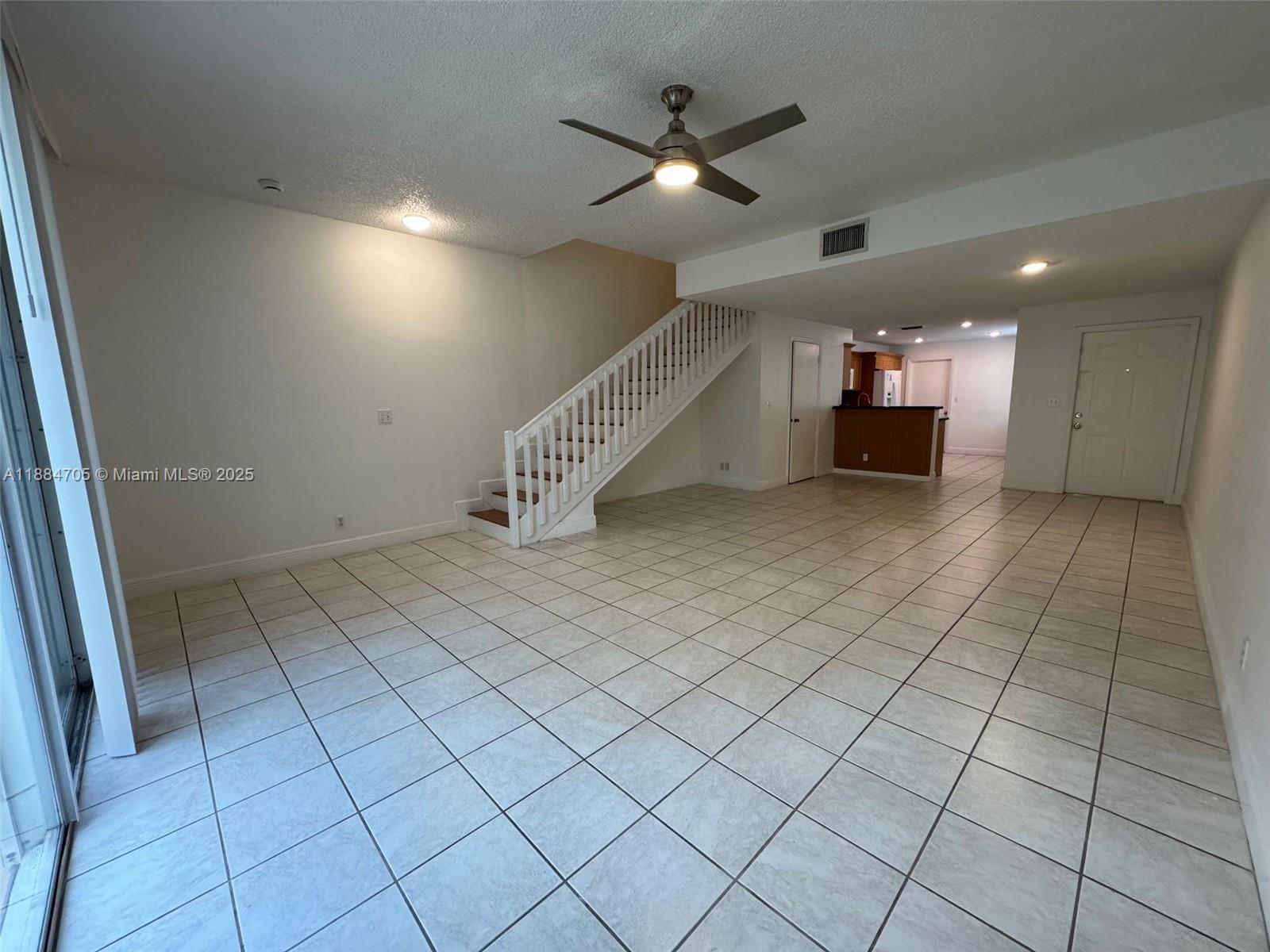 SECTORS 3 & 4 BOUNDARY PL - Residential Lease