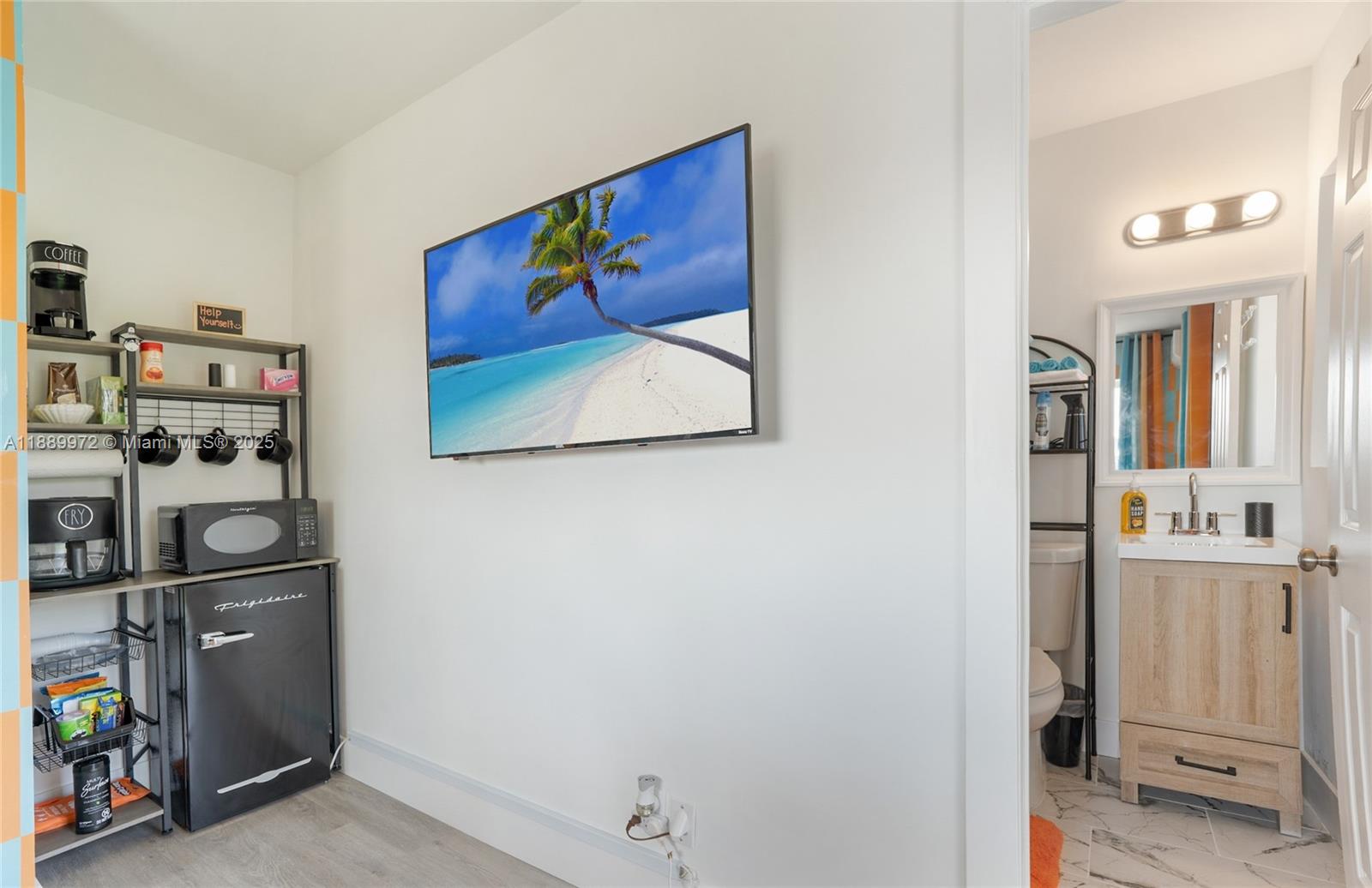 LAUDERDALE MANORS ADD - Residential Income