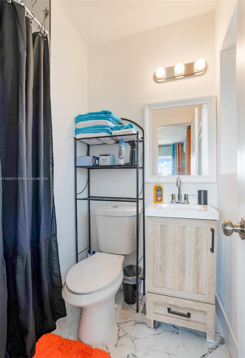 LAUDERDALE MANORS ADD - Residential Income