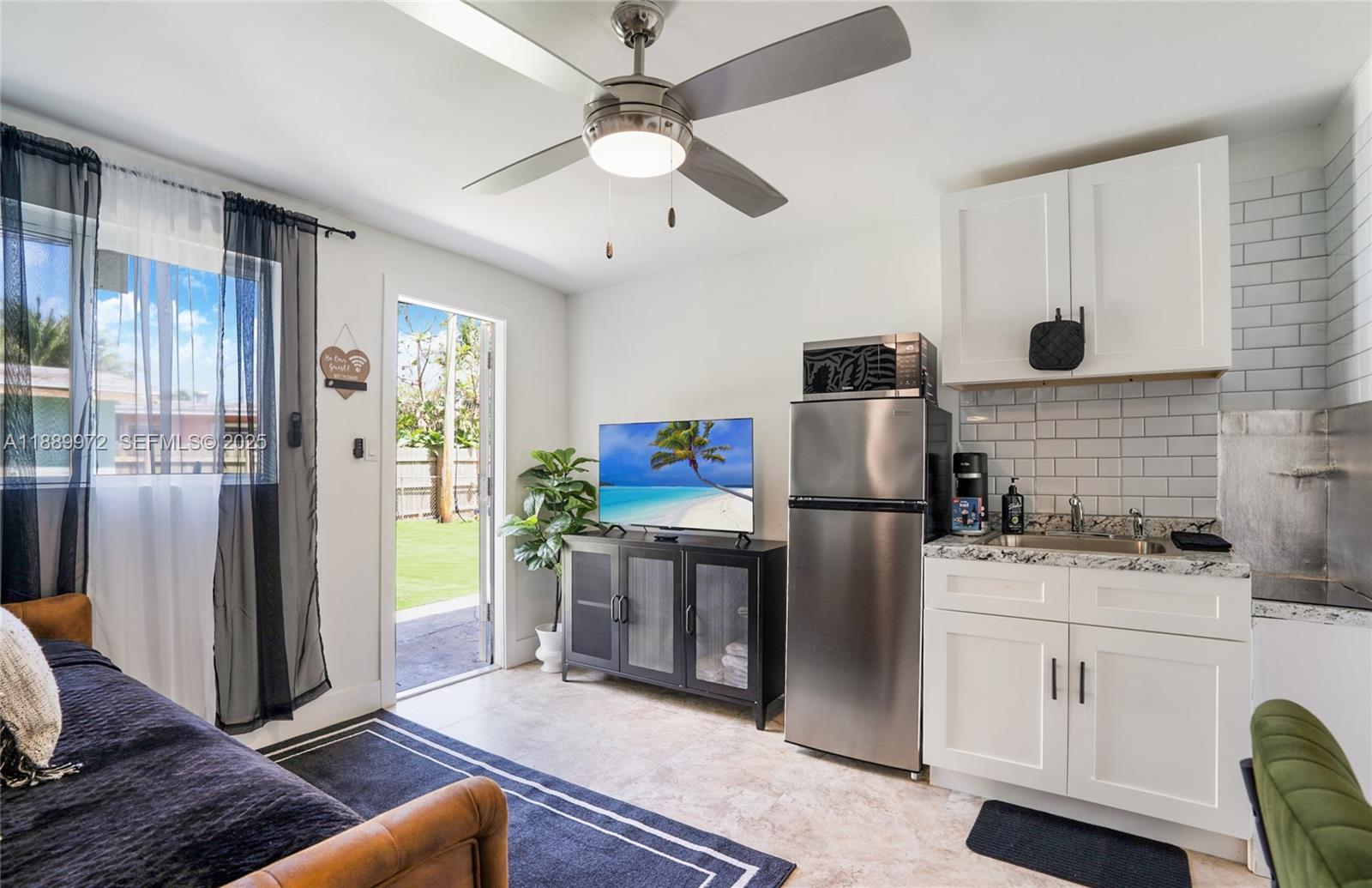 LAUDERDALE MANORS ADD - Residential Income