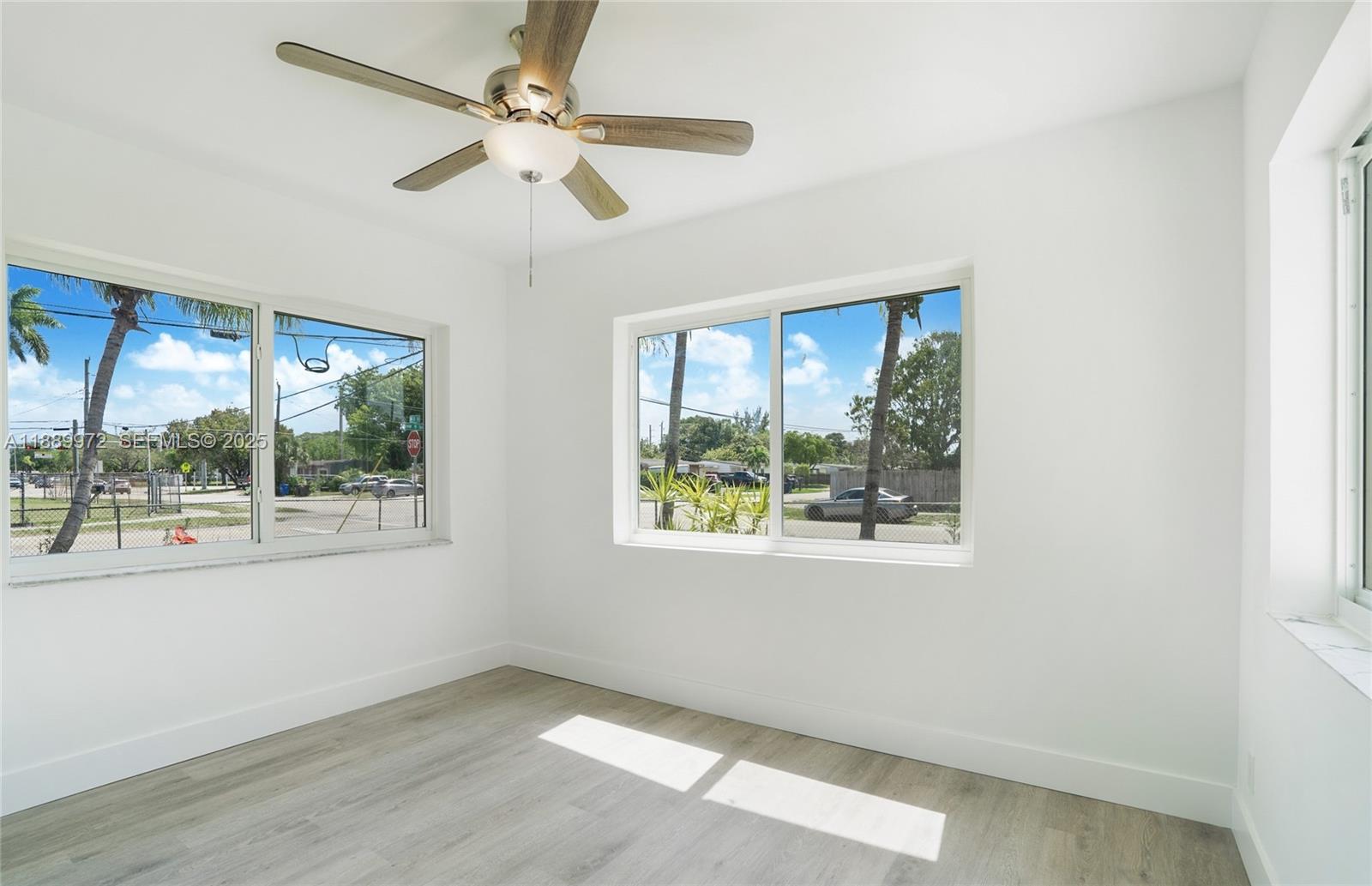 LAUDERDALE MANORS ADD - Residential Income