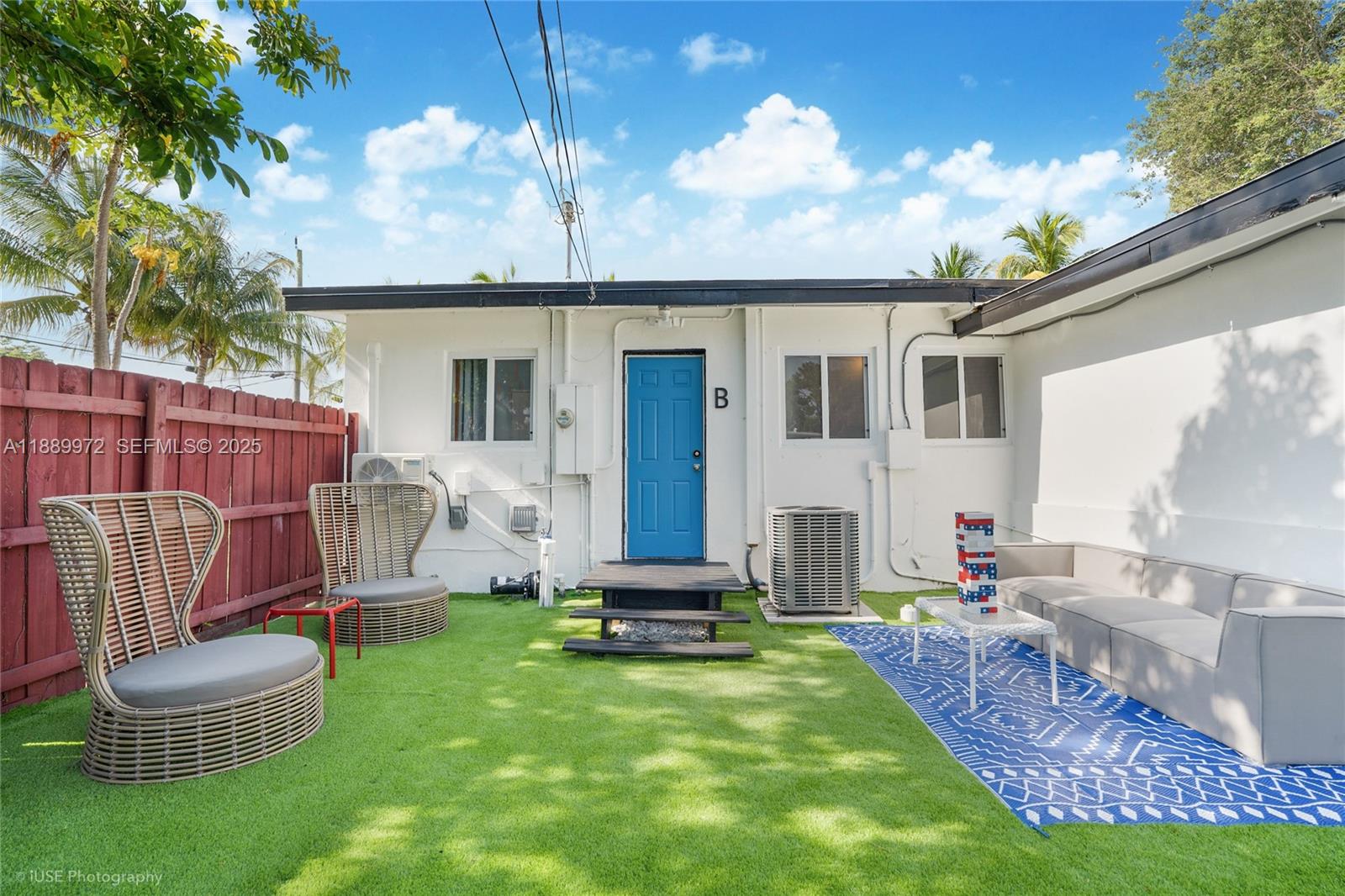 LAUDERDALE MANORS ADD - Residential Income