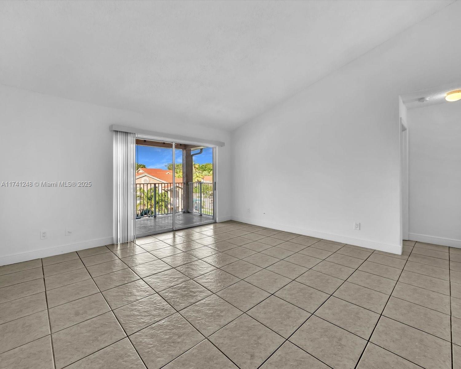 15770 SW 106th Ter 303