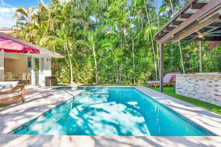 BEAUTIFUL EXCLUSIVE HOUSE IN THE HEART OF COCONUT GROVE ON A QUIET STREET.  TOTAL OF 3 BEDROOMS AND 3 FULL BATHROOMS, OPEN MODERN KITCHEN, FULL SIZE LAUNDRY ROOM, DINNING ROOOM, PROFESSIONAL BBQ GRILL WITH TEPANYAKI, ICE MAKER AND COOLER, POOL WITH ELECTRIC WATER HEATER AND INCREDIBLE LANDSCAPE SURRANDED BY BEAUTIFULL CENTENIAL TREES IN FRONT AND BACK YARD.  
GREAT FOR A FAMILY INCLUDING 2 BICYCLES TO ENJOY LIVING IN THE GROVE! 10 MINUTE WALK TO COCOWALK, RESTAURANTS, SCHOOLS AND MUCH MORE.
OWNER PREFERS TO RENT THE HOUSE FURNISHED LONG TERM BUT WILL CONSIDER UNFURNISHED LONG TERM.