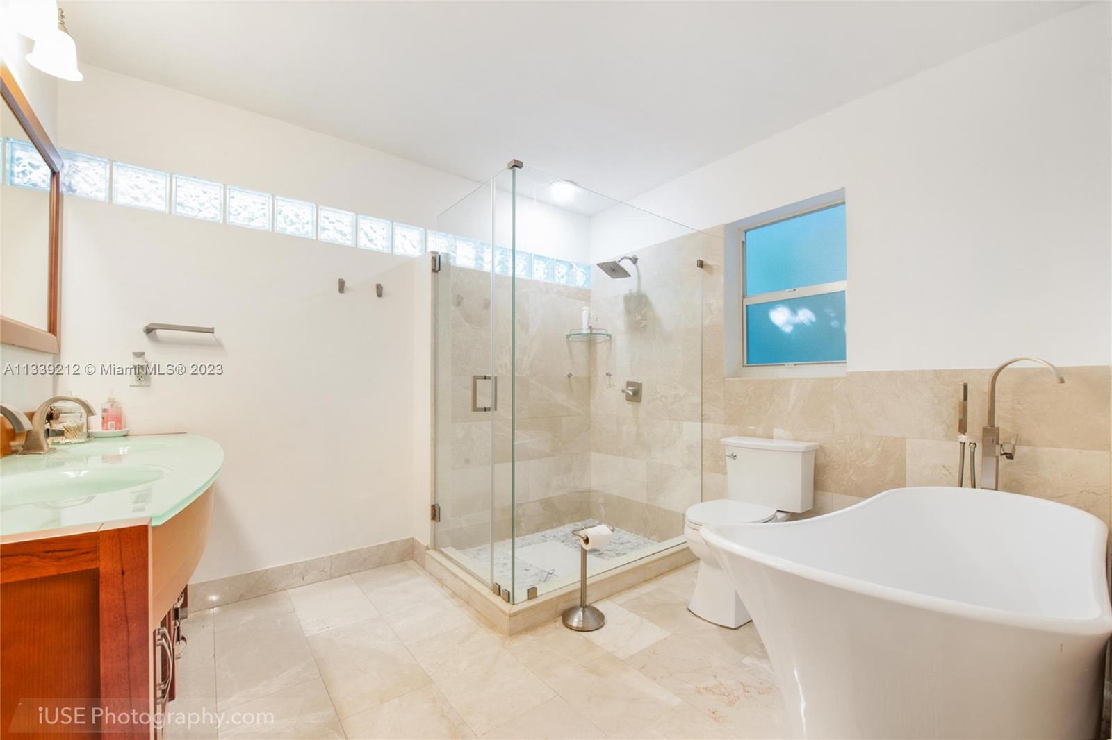 KENTWOOD - Residential Lease