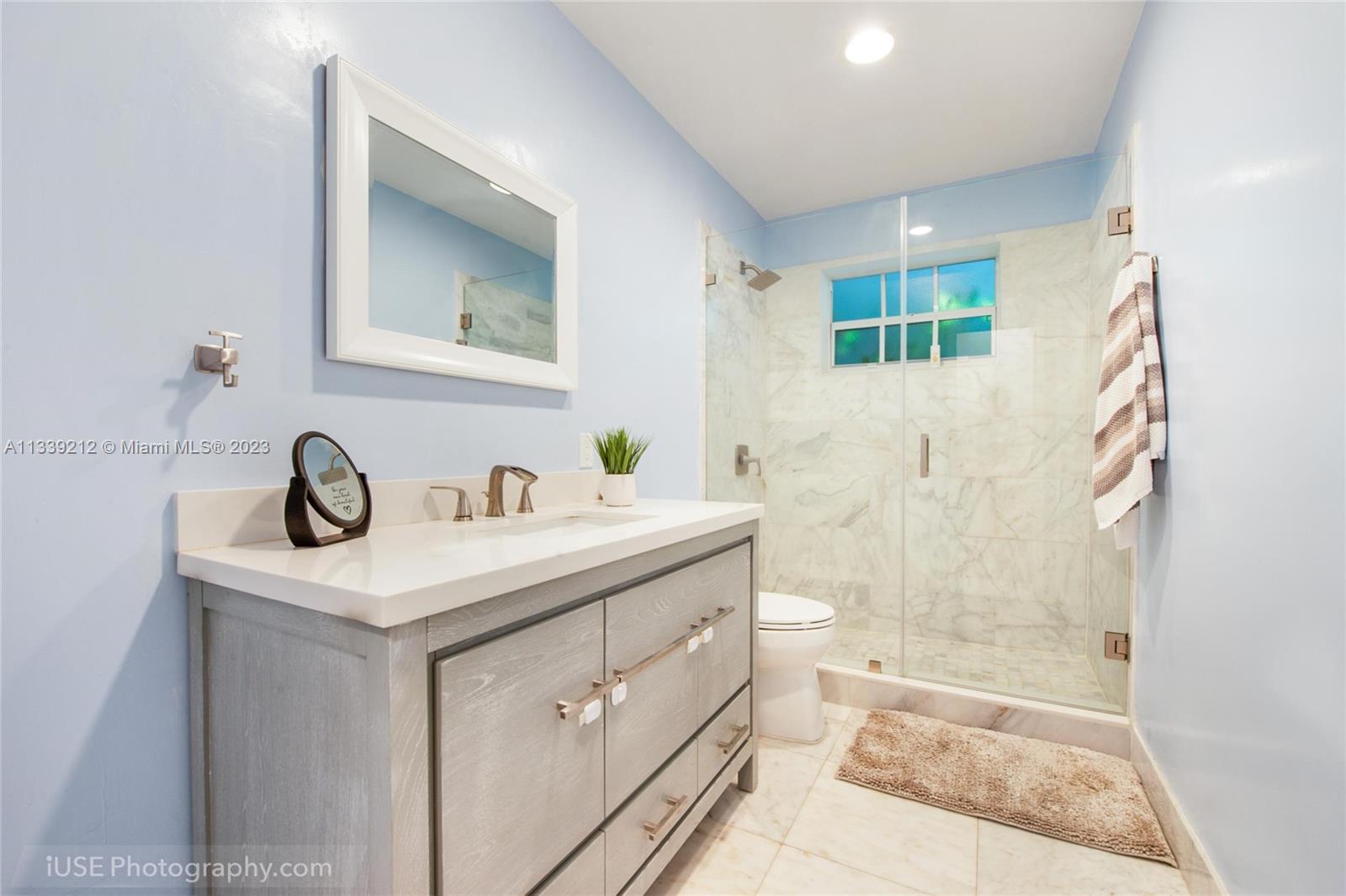 KENTWOOD - Residential Lease