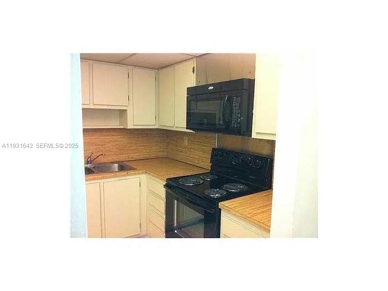 20860 San Simeon Way 302-6