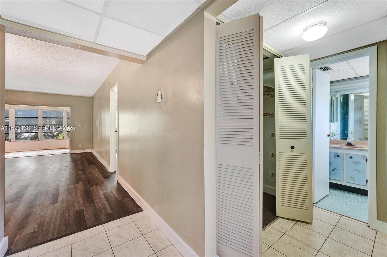 ORIOLE GOLF & TENNIS CLUB - Residential Lease