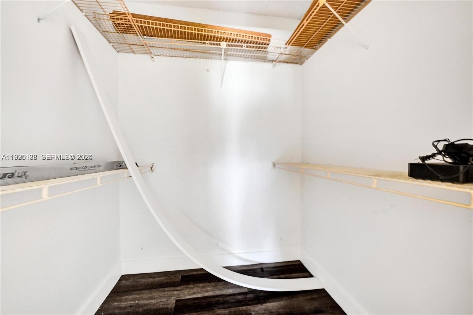 ORIOLE GOLF & TENNIS CLUB - Residential Lease