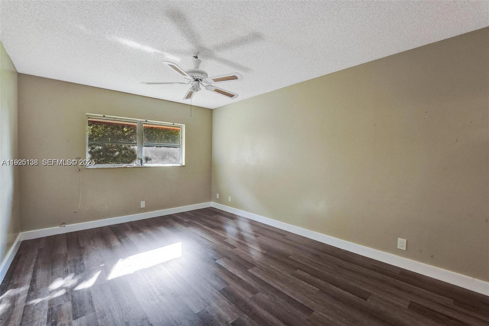 ORIOLE GOLF & TENNIS CLUB - Residential Lease