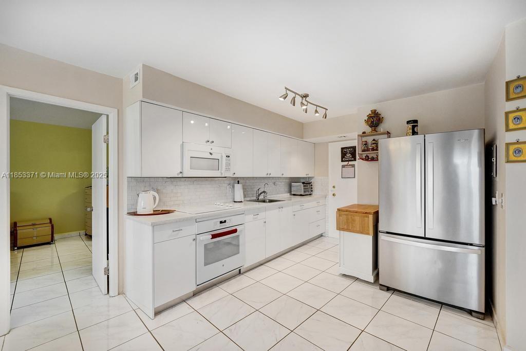 FAIRWAYS RIVIERA CONDO - Residential