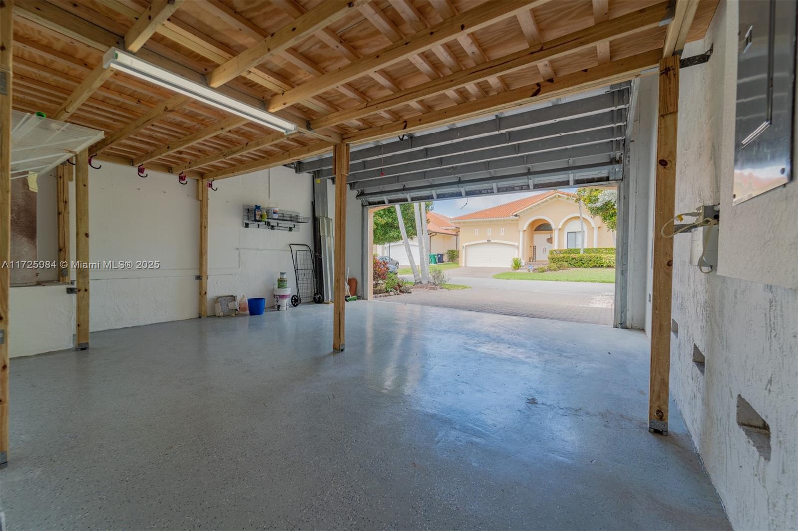 CUTLER CAY - Residential
