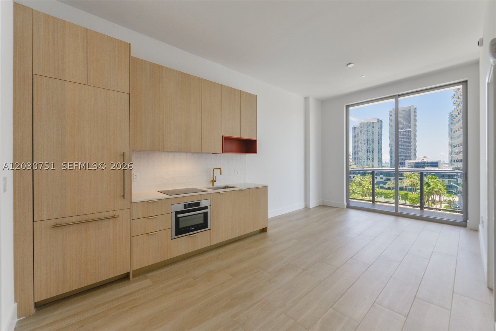 90 NE 32 St 1108