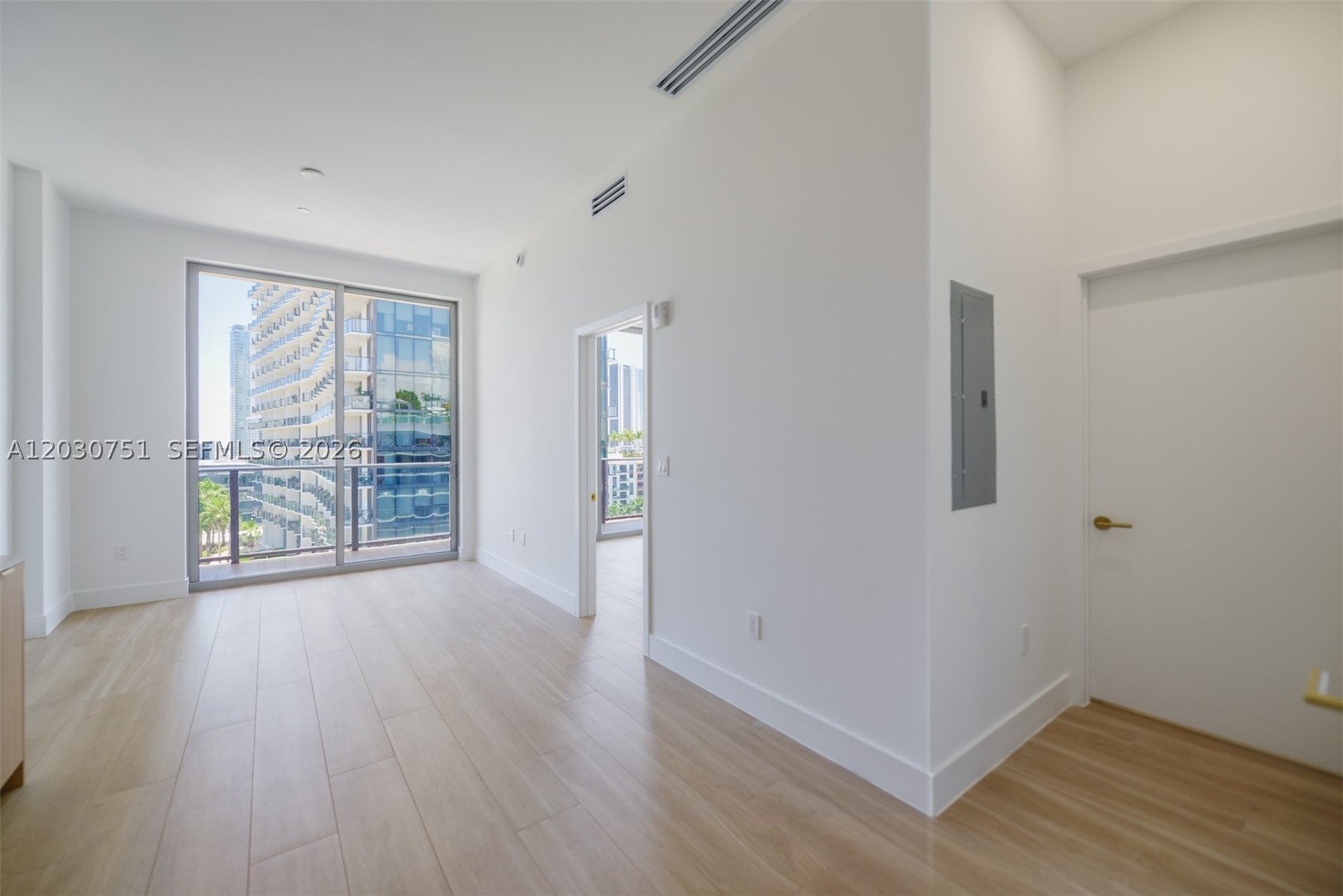90 NE 32 St 1108