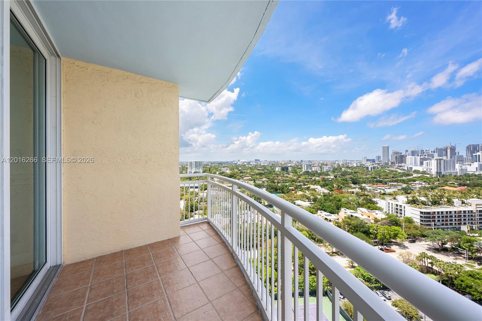 2475 Brickell Ave 2206