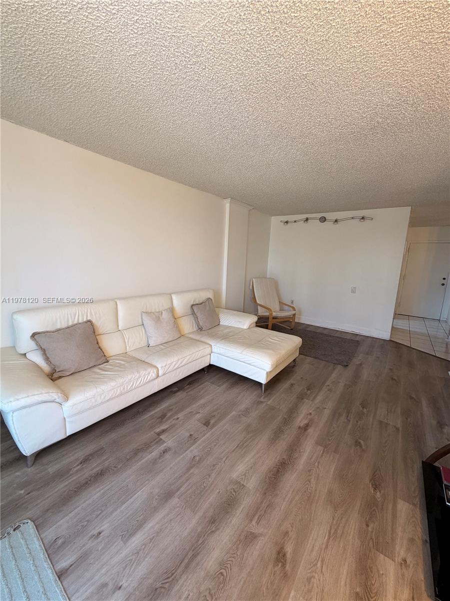 WOODSIDE APTS CONDO - Residential Lease